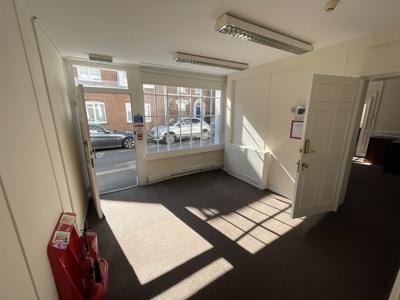 24 St Edmunds Church St, Salisbury for lease - Interior Photo - Image 1 of 3