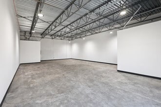 1105 Colorado Ln, Arlington, TX for lease Interior Photo- Image 1 of 10