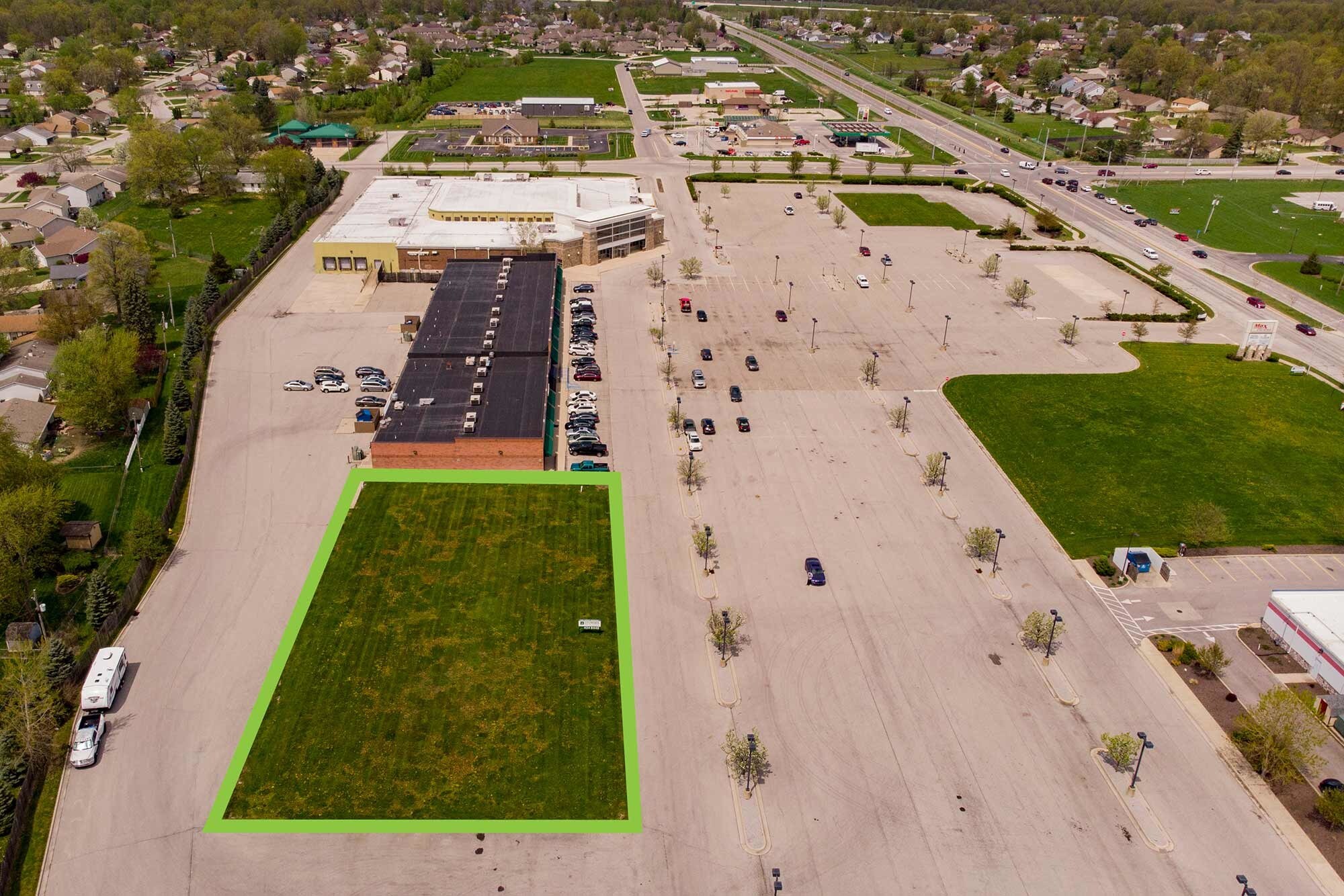 7221 Maplecrest Rd, Fort Wayne, IN à louer Aérien- Image 1 de 6
