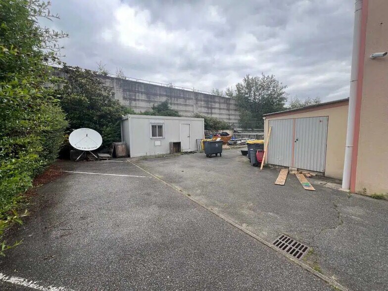 12 Rue Jean-Baptiste Huet, Jouy-en-Josas à vendre - Photo du bâtiment - Image 3 de 12