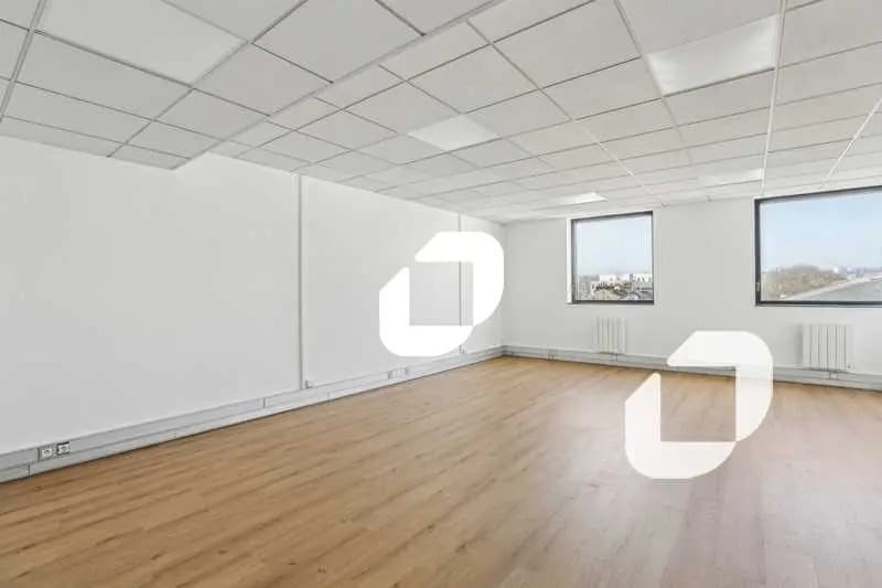 51-55 Rue Hoche, Ivry-sur-Seine for lease Interior Photo- Image 1 of 2