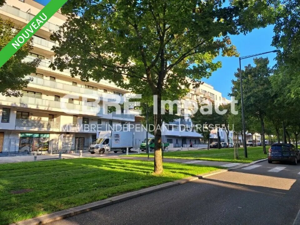 Retail in Dijon for lease Building Photo- Image 1 of 7