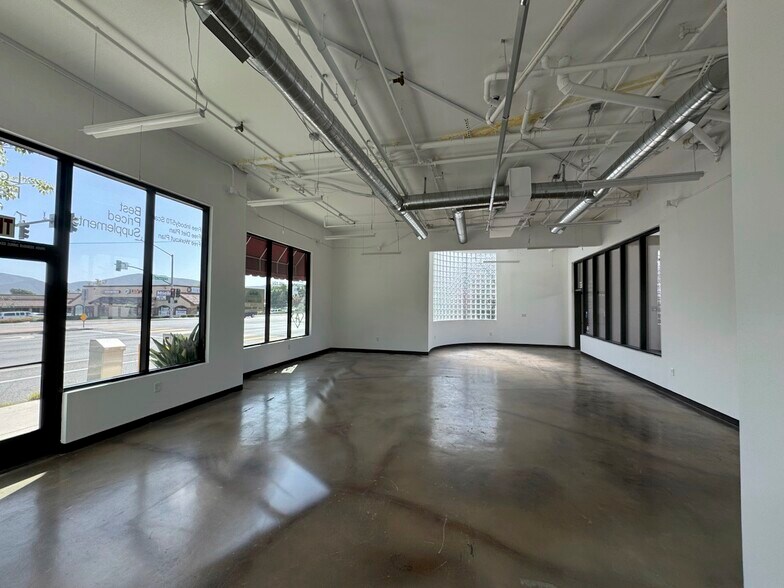 260 S Rancho Santa Fe Rd, San Marcos, CA à vendre - Photo intérieure - Image 1 de 7