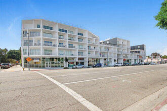 11800 Santa Monica Blvd, Los Angeles, CA for lease Building Photo- Image 2 of 2