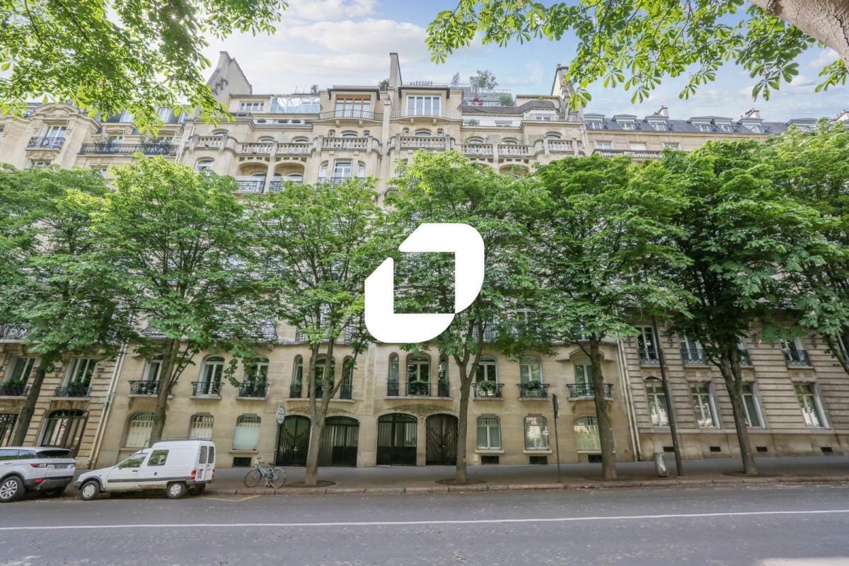 Office in Paris for sale Building Photo- Image 1 of 19