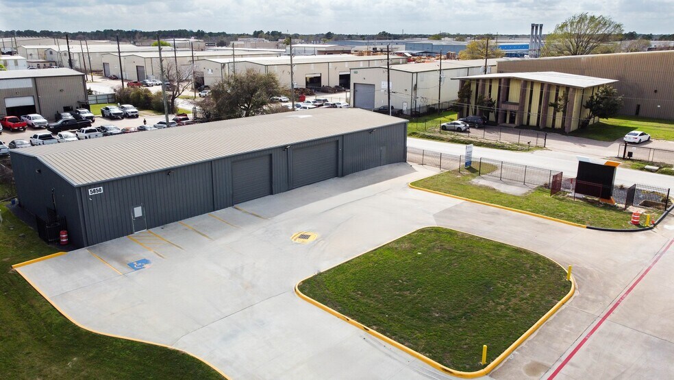 5850 Cunningham Rd, Houston, TX à louer - Photo du bâtiment - Image 3 de 18