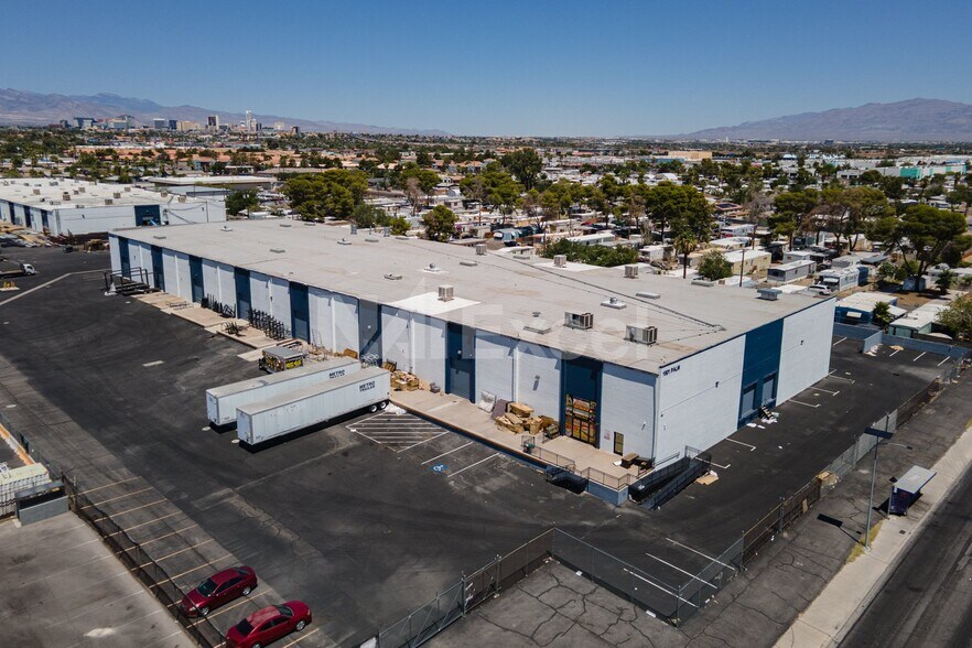 1601 Palm St, Las Vegas, NV à louer - Photo du bâtiment - Image 3 de 7