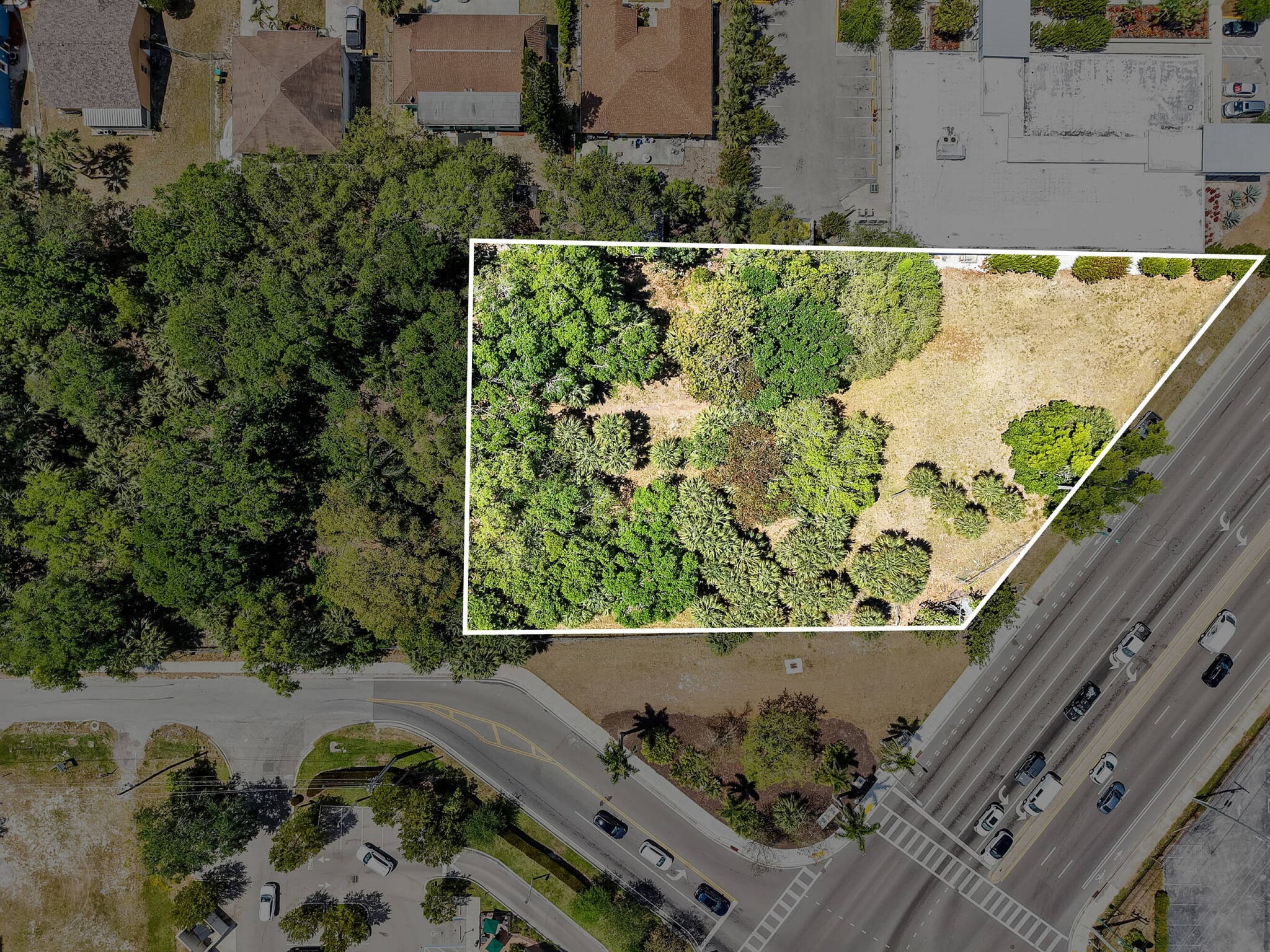 3184 E Tamiami Trl, Naples, FL for lease Primary Photo- Image 1 of 8
