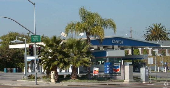 3860 Governor Dr, San Diego, CA for sale - Building Photo - Image 3 of 4