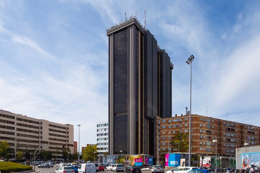 Plaza Castilla, 3, Madrid, Madrid à louer - Photo du bâtiment - Image 2 de 2