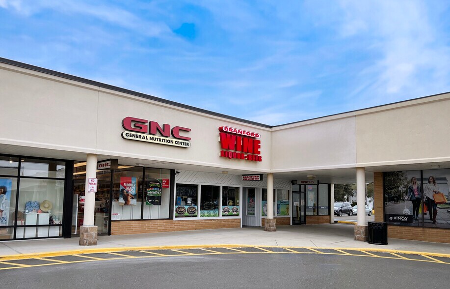 1060 W Main St, Branford, CT à louer - Photo du bâtiment - Image 3 de 8