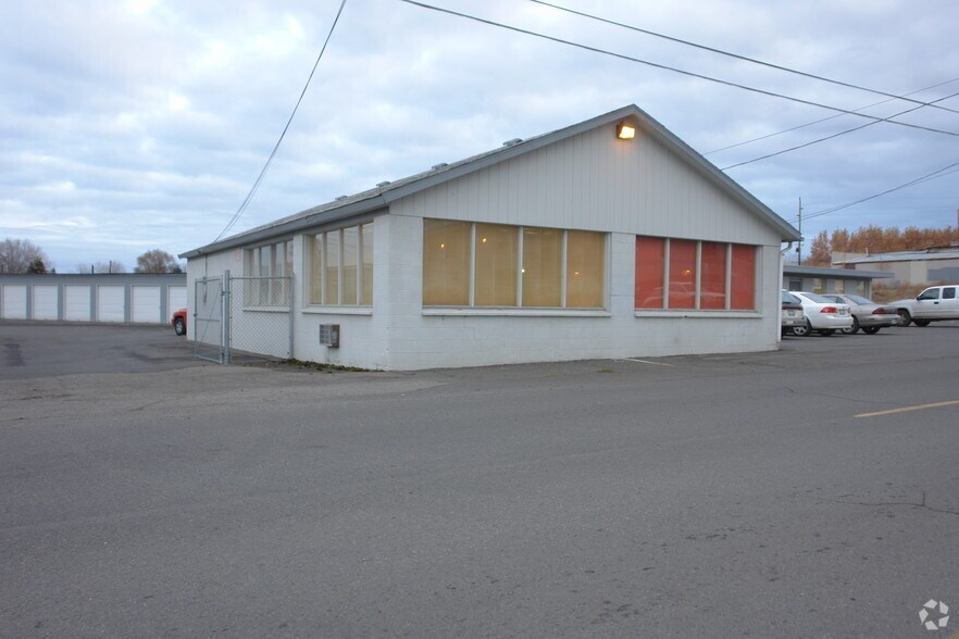 413 N 20th Ave, Yakima, WA à louer - Photo du bâtiment - Image 2 de 2