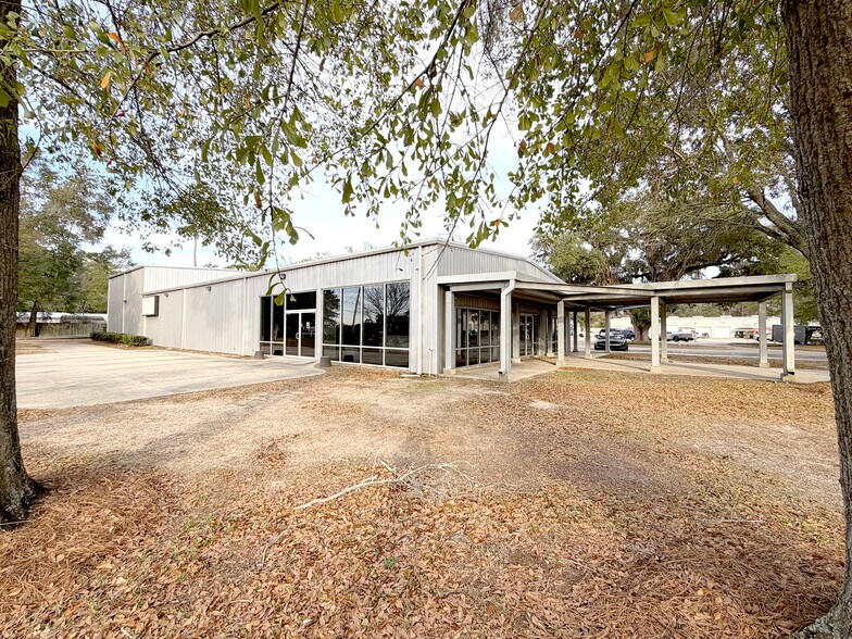 1505 Capital Cir NW, Tallahassee, FL à louer - Photo du bâtiment - Image 2 de 8