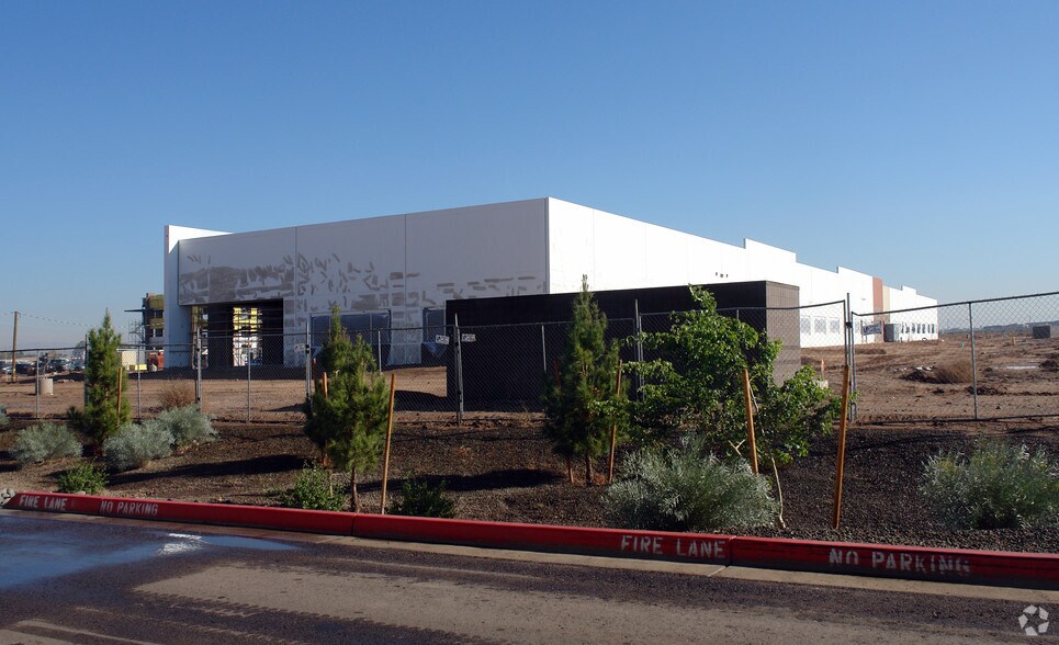 275 E Germann Rd, Gilbert, AZ à louer - Photo du bâtiment - Image 2 de 4