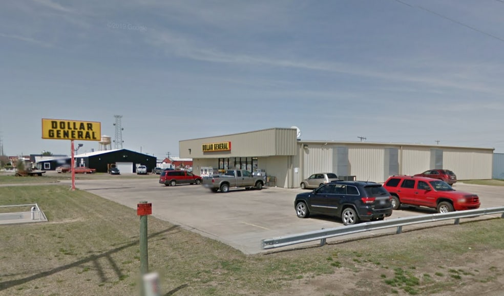 489 S Fossil St, Russell, KS for sale - Building Photo - Image 2 of 2