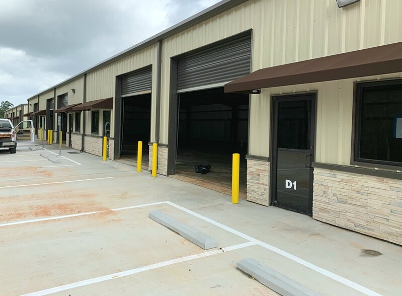 4213 N Frazier St, Conroe, TX for lease - Building Photo - Image 3 of 8