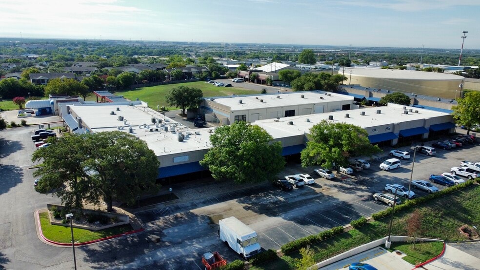 2013 Wells Branch Pky, Austin, TX à louer - Aérien - Image 3 de 3