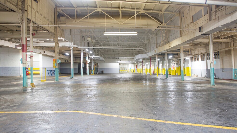 1220 Mound Ave, Racine, WI à vendre - Photo intérieure - Image 3 de 29