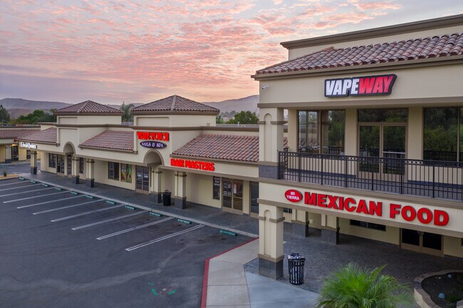 Plus de détails pour 2363 California Ave, Corona, CA - Commerce de détail à louer