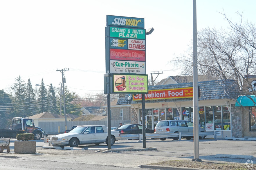 8905-8923 W Grand Ave, River Grove, IL à louer - Photo du bâtiment - Image 2 de 4