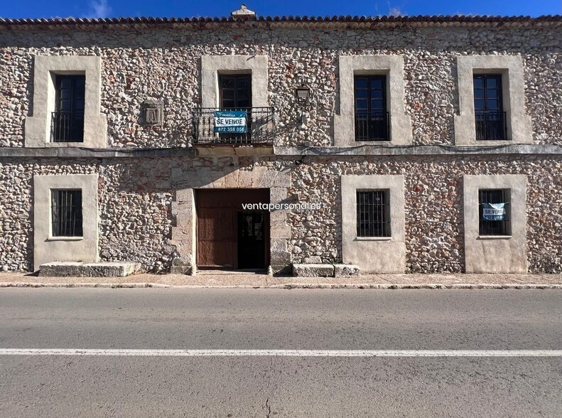Palacete Nuevo Baztán portfolio of 2 properties for sale on LoopNet.ca - Primary Photo - Image 1 of 36
