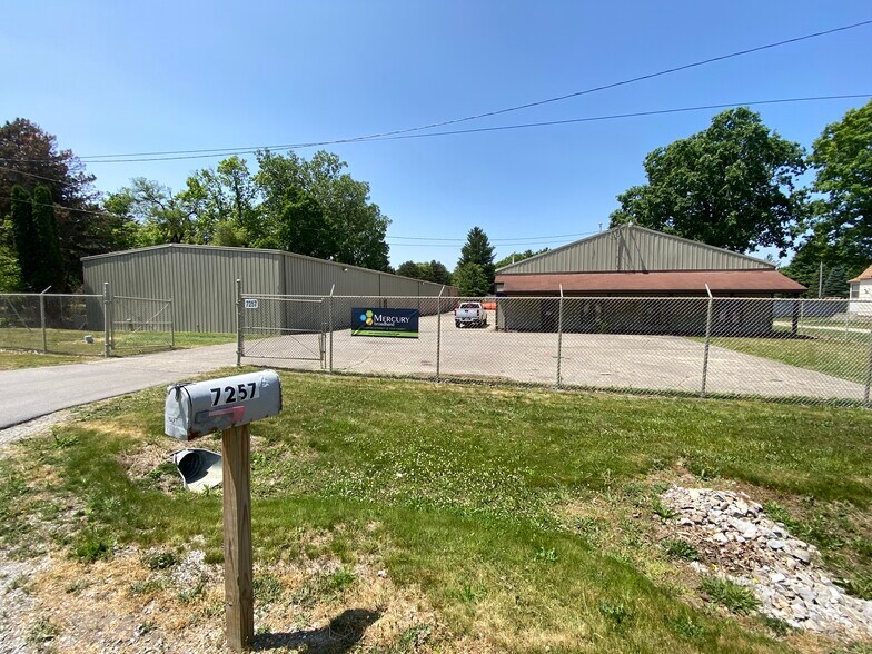 7257 N Dort Hwy, Mount Morris, MI à vendre - Photo du bâtiment - Image 1 de 18