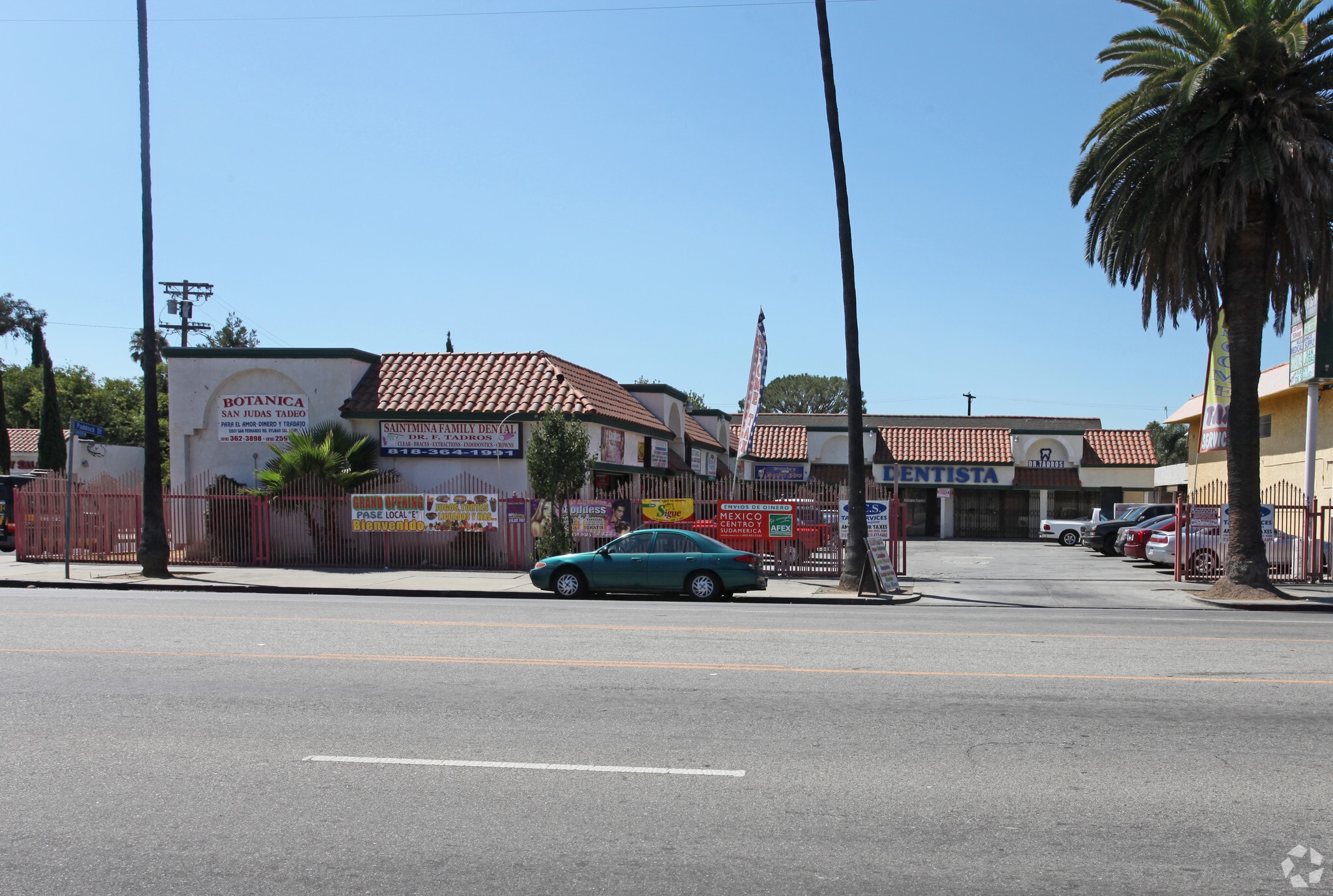 12601-12615 San Fernando Rd, Sylmar, CA for lease Primary Photo- Image 1 of 30