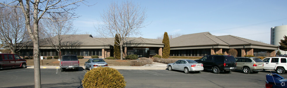 47 Park Pl, Grand Chute, WI for lease - Building Photo - Image 2 of 8