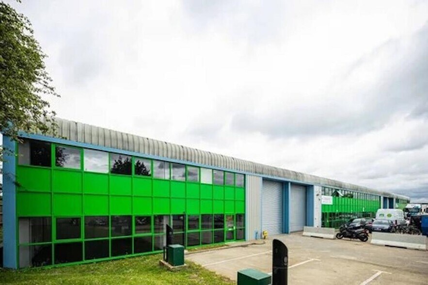 Kendal Ave, Londres à louer - Photo du bâtiment - Image 3 de 20