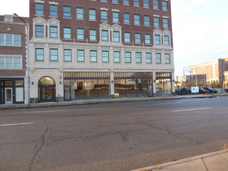 131-137 E 5th Ave, Gary, IN à louer - Photo du bâtiment - Image 3 de 16
