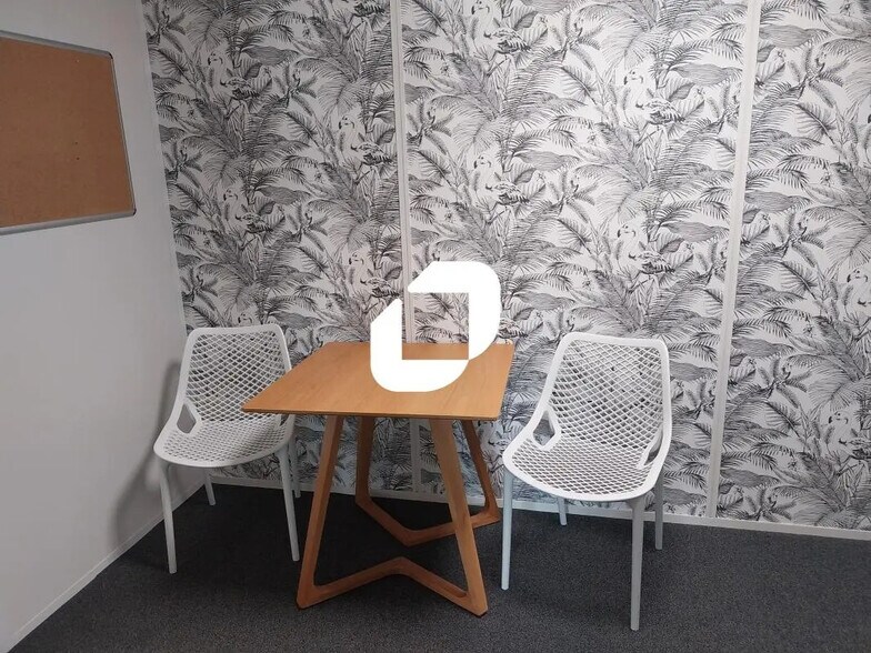 Bureau dans Échirolles à louer - Photo intérieure - Image 2 de 13