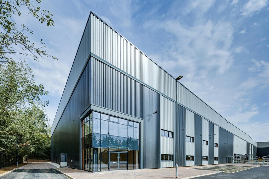 80 Saxon Way E, Corby à louer - Photo du bâtiment - Image 2 de 11