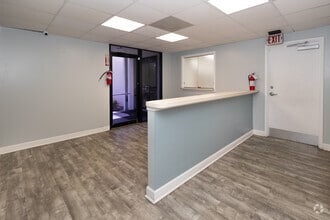 9765 San Jose Blvd, Jacksonville, FL à louer Photo intérieure- Image 2 de 5