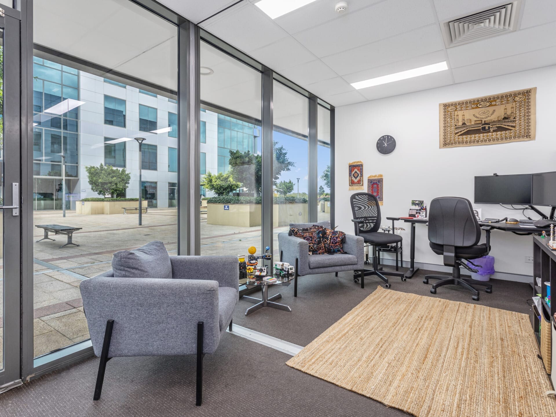 20 Lexington Dr, Bella Vista for lease Interior Photo- Image 1 of 6
