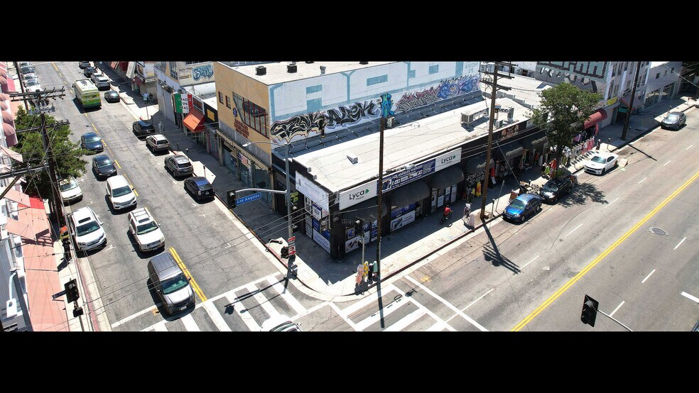 208-210 E Pico Blvd, Los Angeles, CA à vendre - Photo du bâtiment - Image 3 de 10