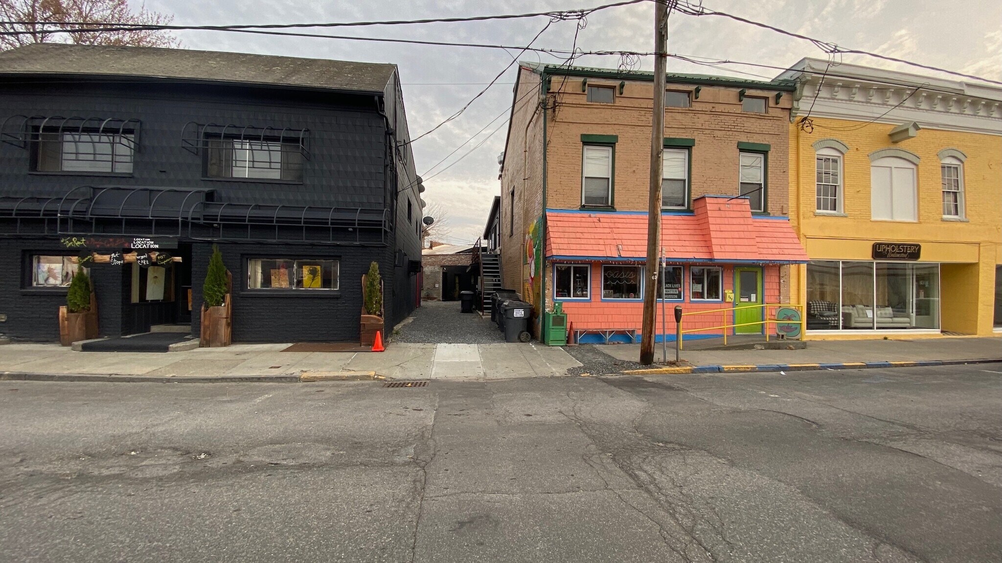 Oasis Bldg and The Mechanic's Apts portefeuille de 2 propriétés à vendre sur LoopNet.ca Photo principale- Image 1 de 48