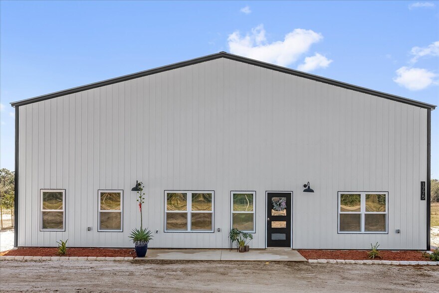 1775 Old Titusville Rd, Deltona, FL à vendre - Photo du bâtiment - Image 2 de 29
