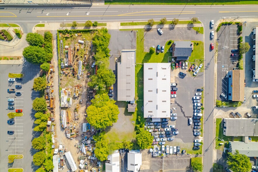 4830 Old Pineville Rd, Charlotte, NC à louer - Photo du bâtiment - Image 2 de 15