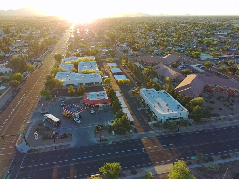 18501 N 40th St, Phoenix, AZ à louer - Photo du bâtiment - Image 2 de 8