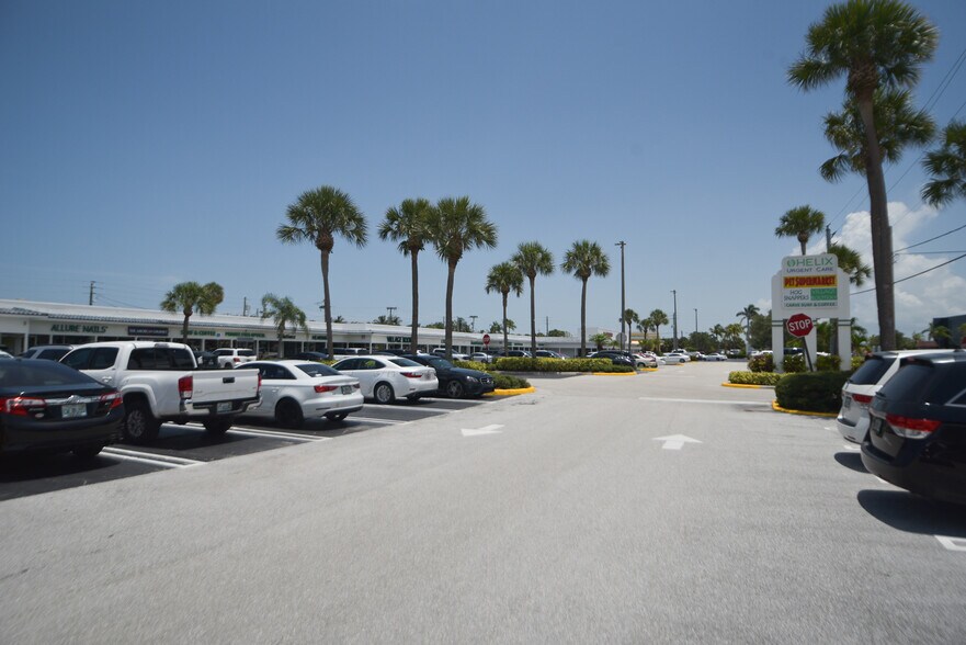 223-283 N US Highway 1, Jupiter, FL à louer - Photo du bâtiment - Image 3 de 12