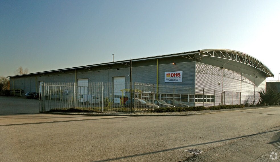 Brunel Ave, Salford for lease - Primary Photo - Image 1 of 8