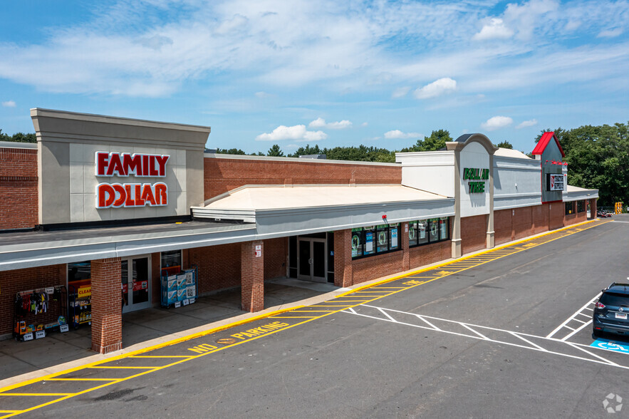 Retail in Holbrook, MA for sale - Building Photo - Image 1 of 1