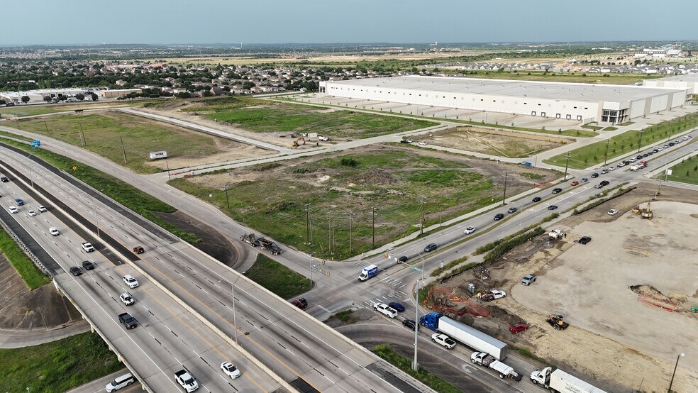 N I-35 & Risinger Rd, Fort Worth, TX à vendre - Photo du bâtiment - Image 3 de 3