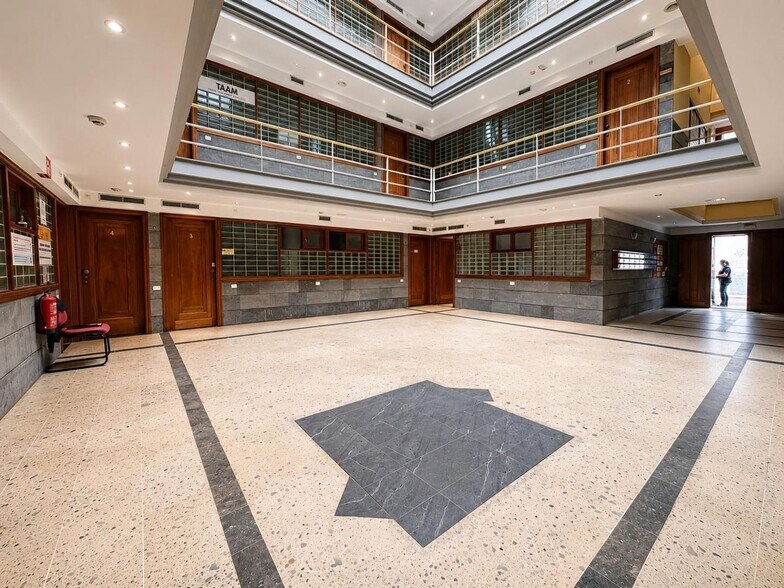 Calle Reyes Católicos, 47, Las Palmas de Gran Canaria, Las Palmas for lease - Lobby - Image 2 of 16