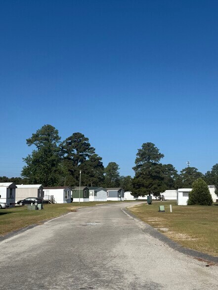 Fayetteville Portfolio portefeuille de 2 propriétés à vendre sur LoopNet.ca - Photo du bâtiment - Image 2 de 13