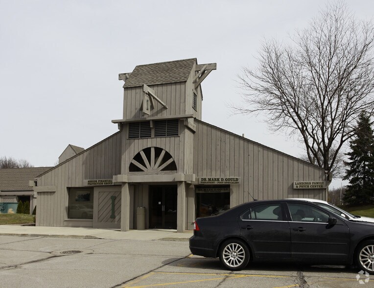 445-457 Avon Belden Rd, Avon Lake, OH à louer - Photo du bâtiment - Image 2 de 8