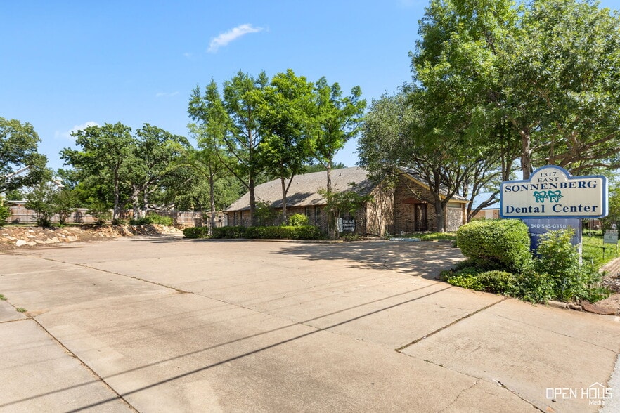 1317 East St, Graham, TX à vendre - Photo du bâtiment - Image 2 de 30