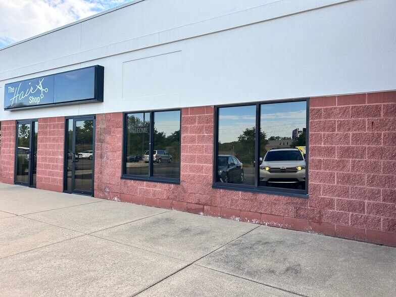 5015 E Michigan, Kalamazoo, MI à louer - Photo du bâtiment - Image 2 de 12