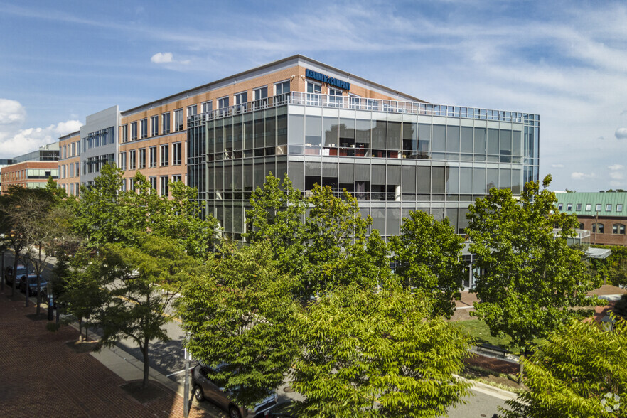 1701 Duke St, Alexandria, VA à louer - Photo du bâtiment - Image 3 de 19