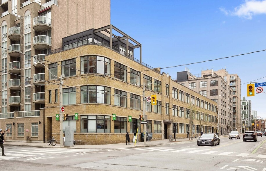 80 Sherbourne St, Toronto, ON à vendre - Photo du bâtiment - Image 2 de 4